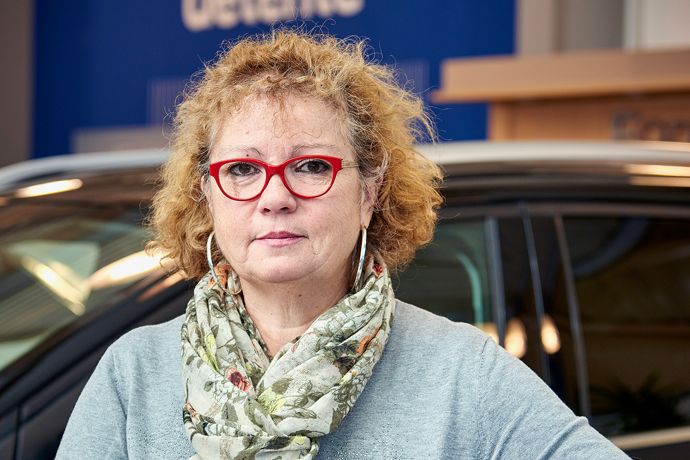 Martine : secrétaire commerciale vente voiture Carcassonne