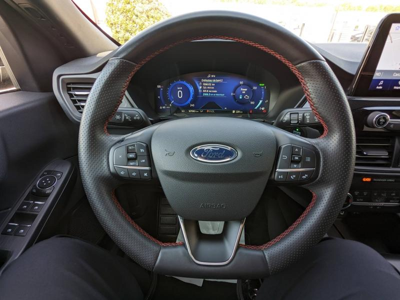 FORD Kuga d’occasion à vendre à CARCASSONNE chez SAVVIC AUTO (Photo 3)