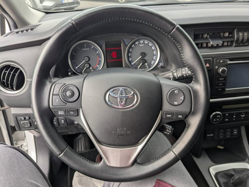 TOYOTA Auris d’occasion à vendre à CARCASSONNE chez SAVVIC AUTO (Photo 8)