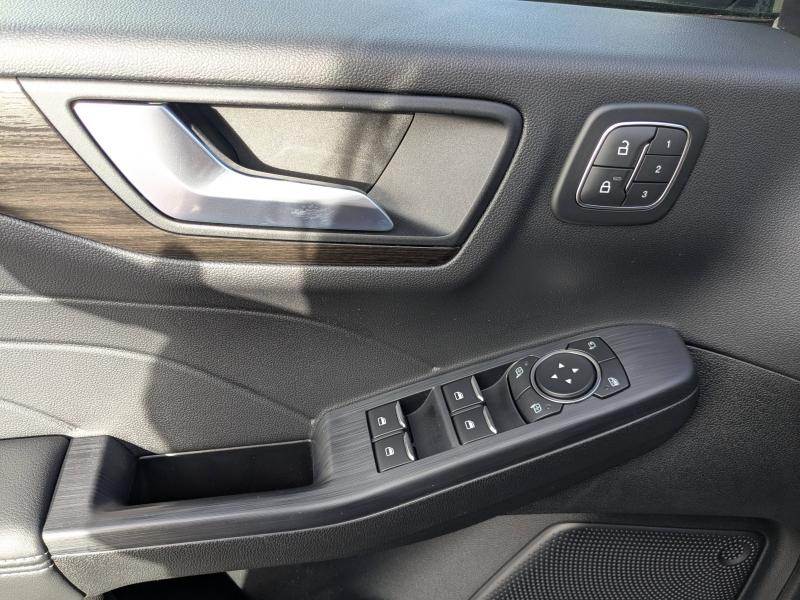 FORD Kuga d’occasion à vendre à CARCASSONNE chez SAVVIC AUTO (Photo 8)