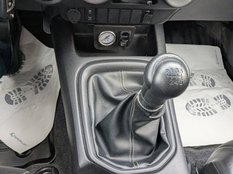 TOYOTA Hilux VUL d’occasion à vendre à CARCASSONNE chez SAVVIC AUTO (Photo 13)